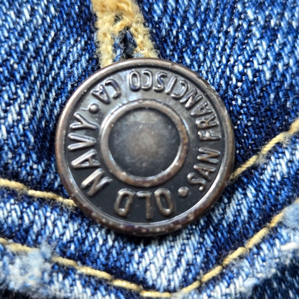 Old Navy Denim Trucker Jacket Classic Blue - 2 Side Pockets, 2 Chest Pockets EUC - Picture 5 of 9